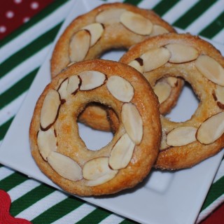 Almond Wreath Cookies