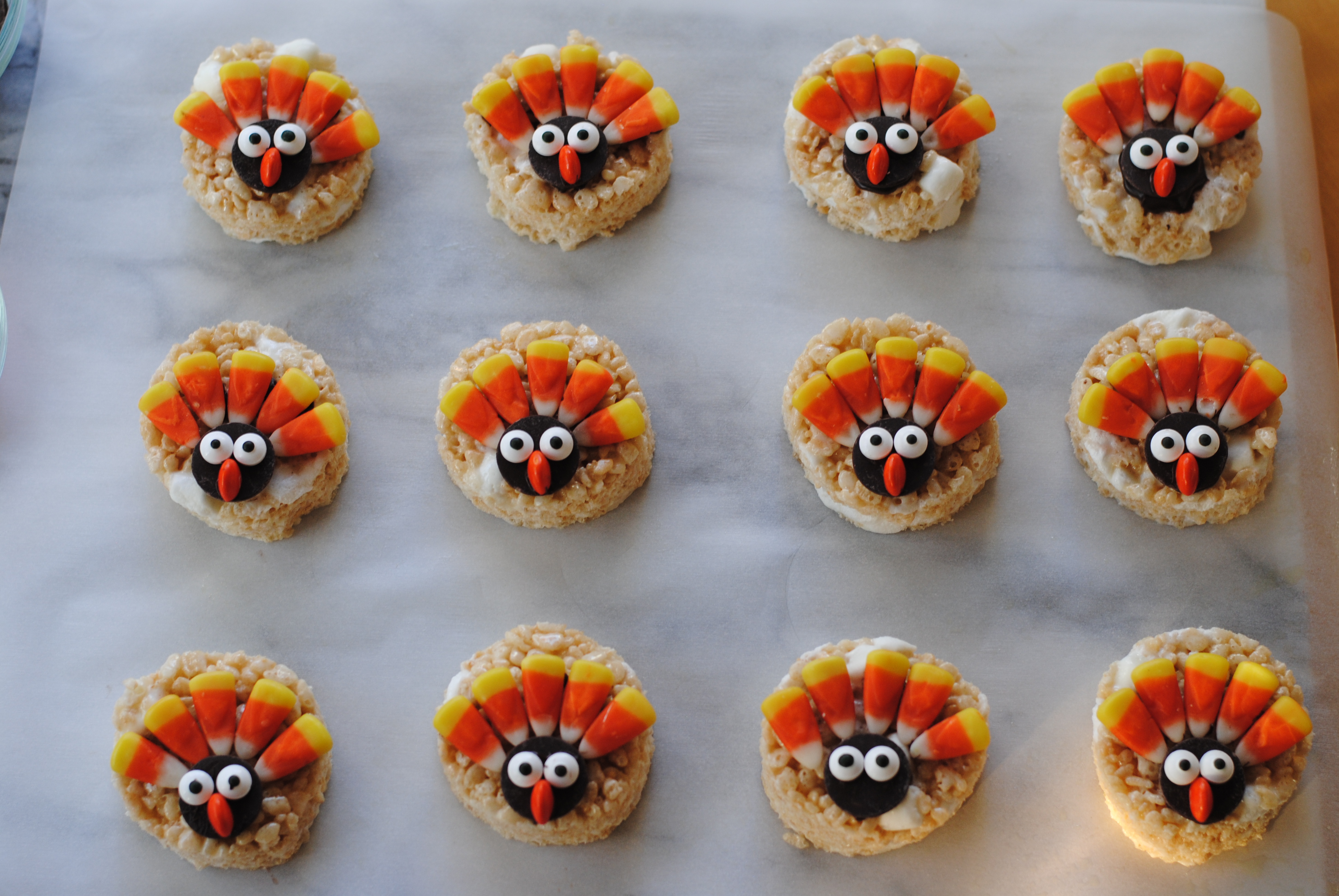 Mini Turkey Rice Krispie Treats - Lil Celebrations