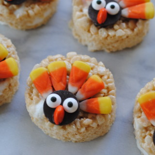 Mini Turkey Rice Krispie Treats…Gobble gobble!