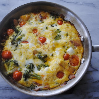 Mozzarella, Bacon, Tomato and Broccoli Frittata